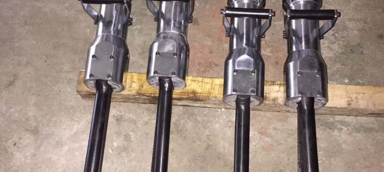 礦山無聲快速拆除石頭用液壓分裂機(jī)
